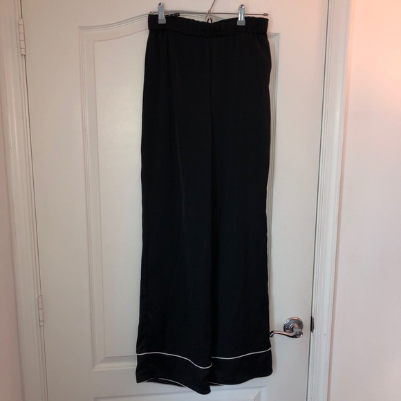 Missguided Pajama Style Outfit. - Picture 4 of 6